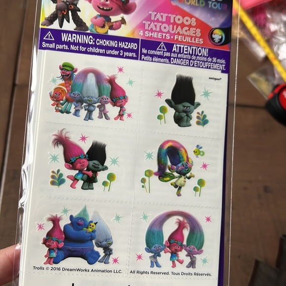 24 pcs Trolls Temporary Tattoos - Picture 7 of 9